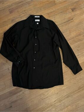 Van Heusen Black Long-Sleeve Dress Shirt